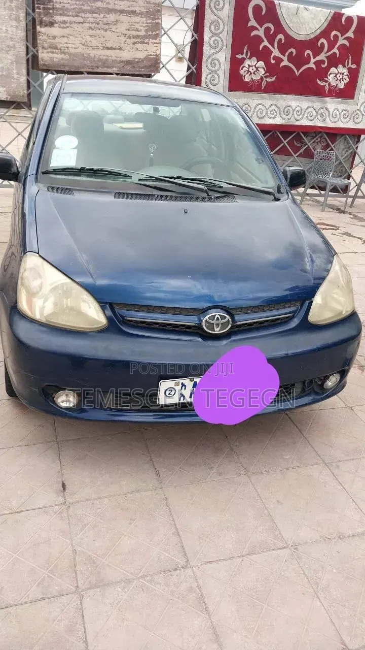 Toyota Platz 2005