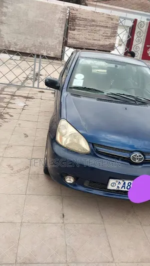 Toyota Platz 2005