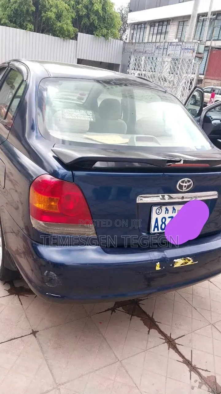 Toyota Platz 2005