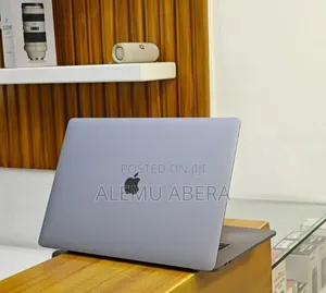 New Laptop Apple MacBook Pro 2018 32GB Intel Core i9 SSD 2T