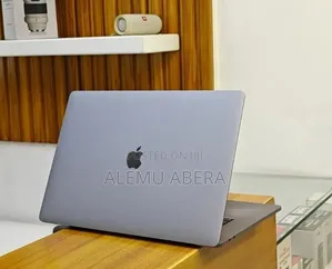 New Laptop Apple MacBook Pro 2018 32GB Intel Core i9 SSD 2T