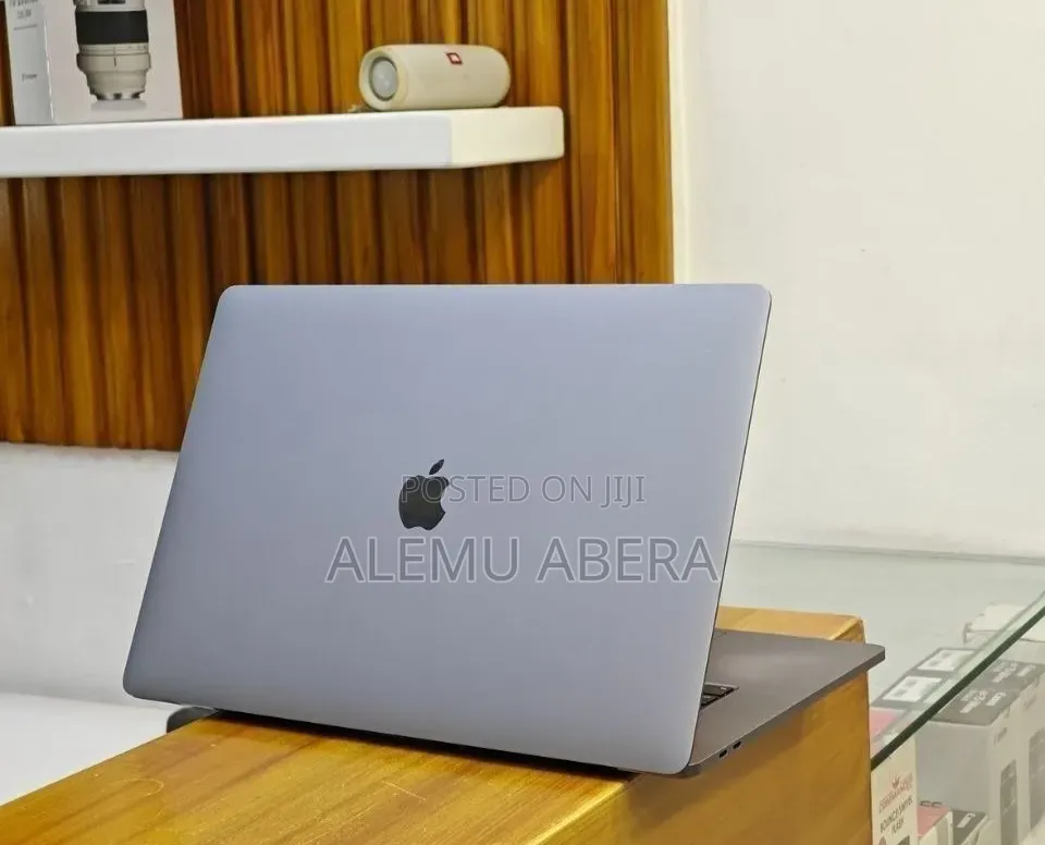 New Laptop Apple MacBook Pro 2018 32GB Intel Core i9 SSD 2T