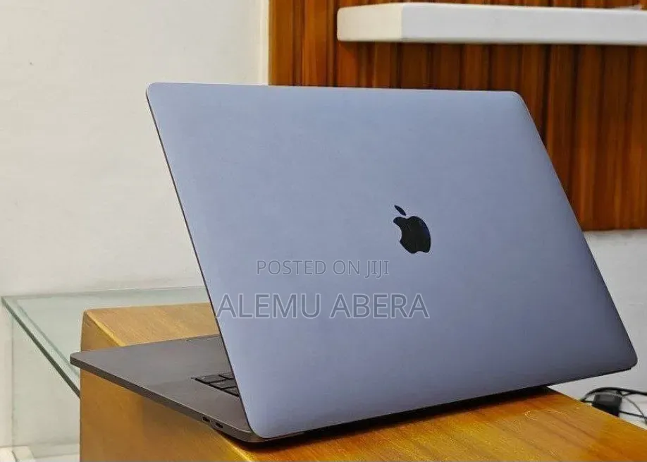New Laptop Apple MacBook Pro 2018 32GB Intel Core i9 SSD 2T