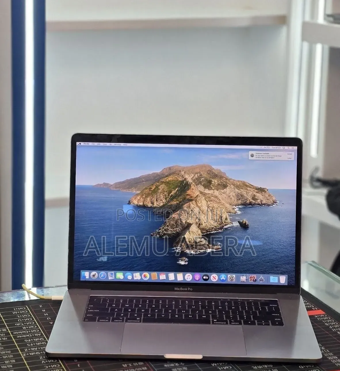 New Laptop Apple MacBook Pro 2018 32GB Intel Core i7 SSD 1T