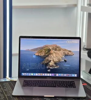 New Laptop Apple MacBook Pro 2018 32GB Intel Core i7 SSD 1T