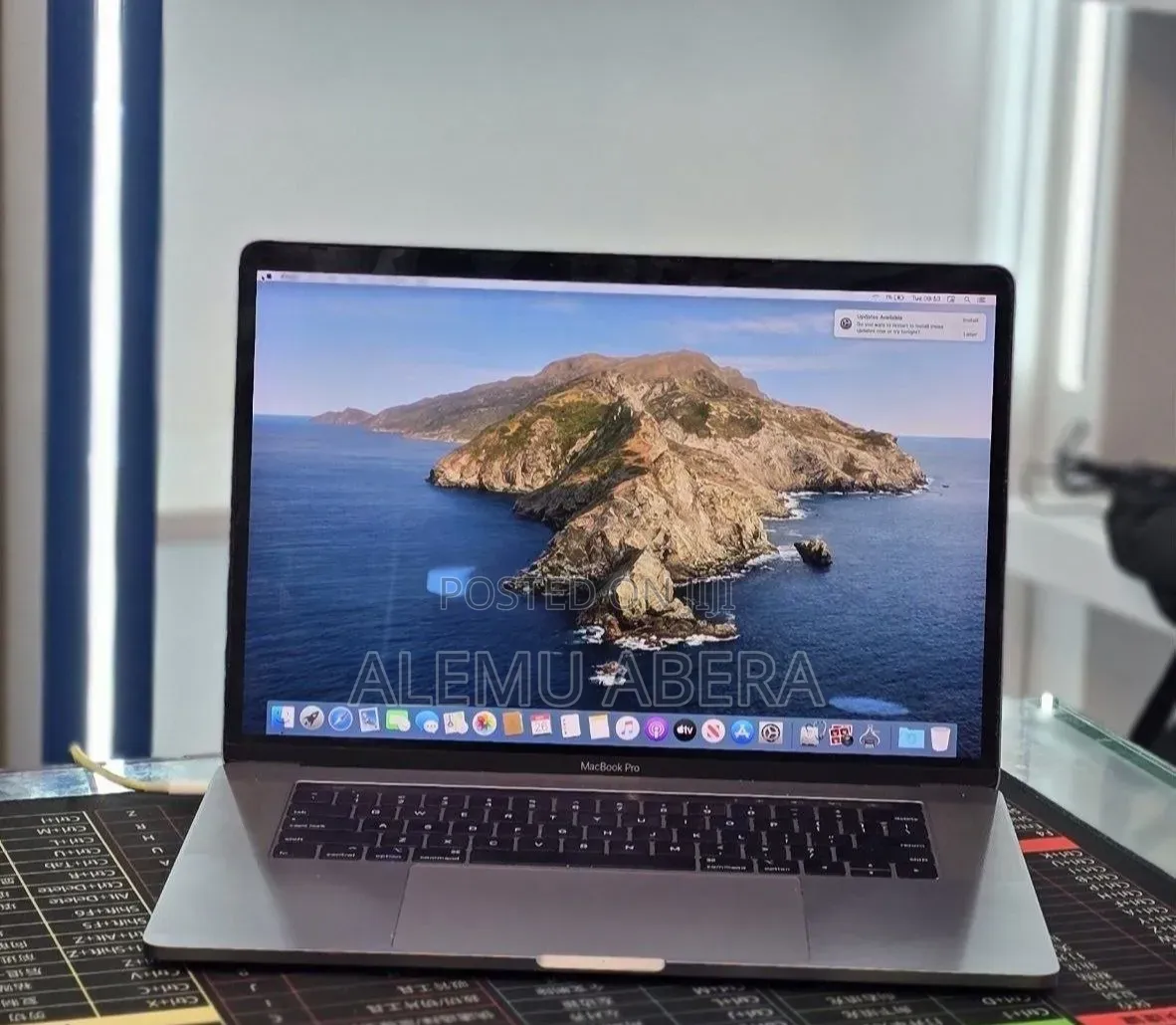 New Laptop Apple MacBook Pro 2018 32GB Intel Core i7 SSD 1T