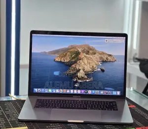 New Laptop Apple MacBook Pro 2018 32GB Intel Core i7 SSD 1T