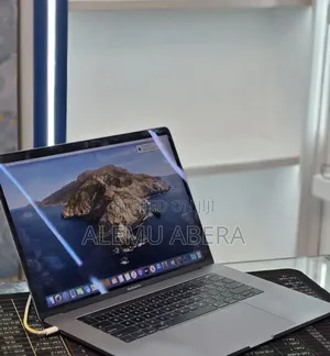 New Laptop Apple MacBook Pro 2018 32GB Intel Core i7 SSD 1T