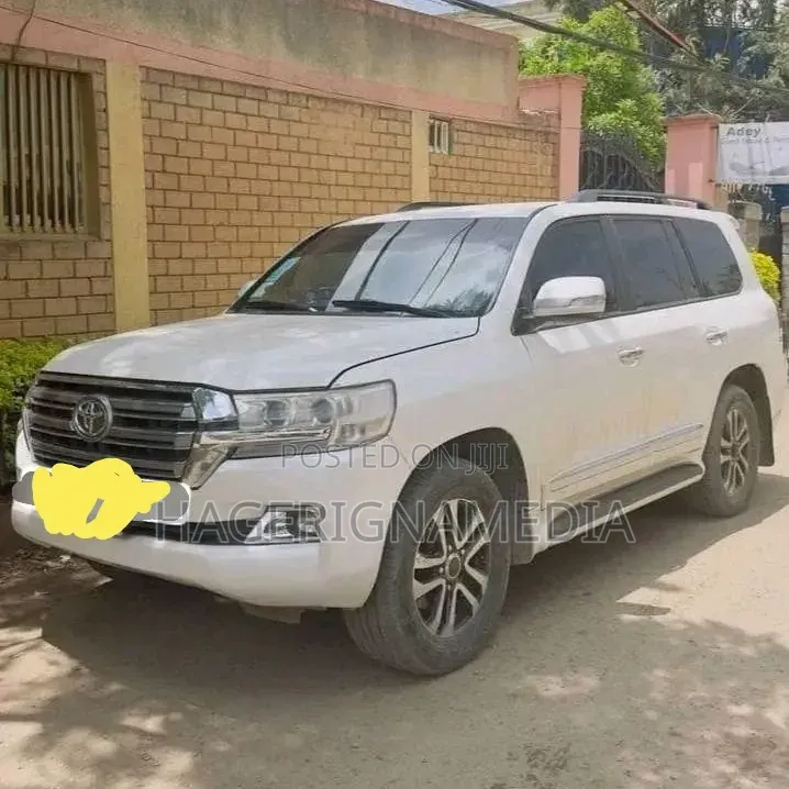 Toyota Land Cruiser 2014 White