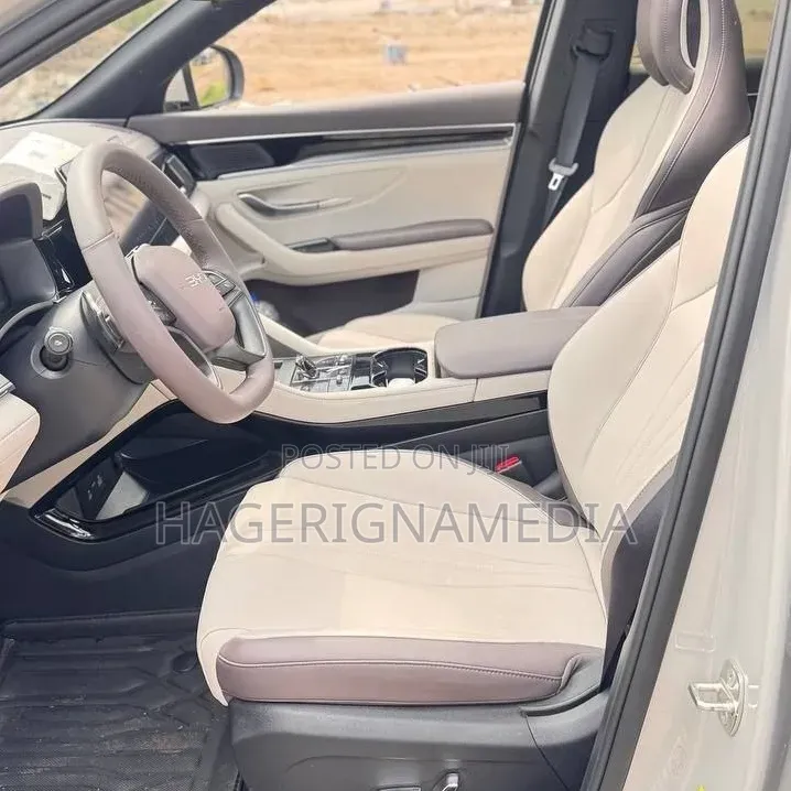 BYD Song Plus DM-i 2025 Ivory