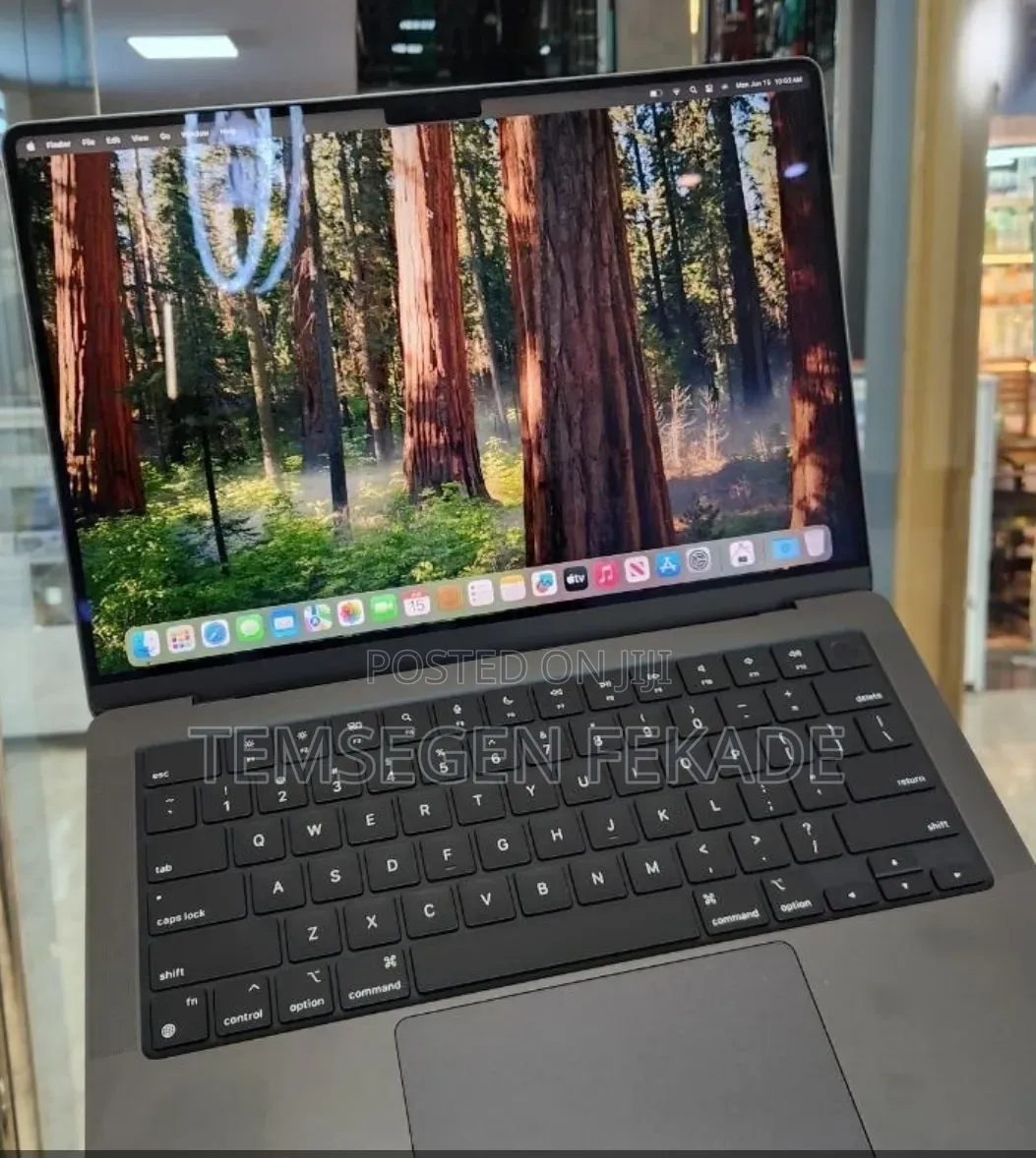 New Laptop Apple MacBook Pro 2023 M3 Pro 18GB Apple M3 Pro SSD 512GB