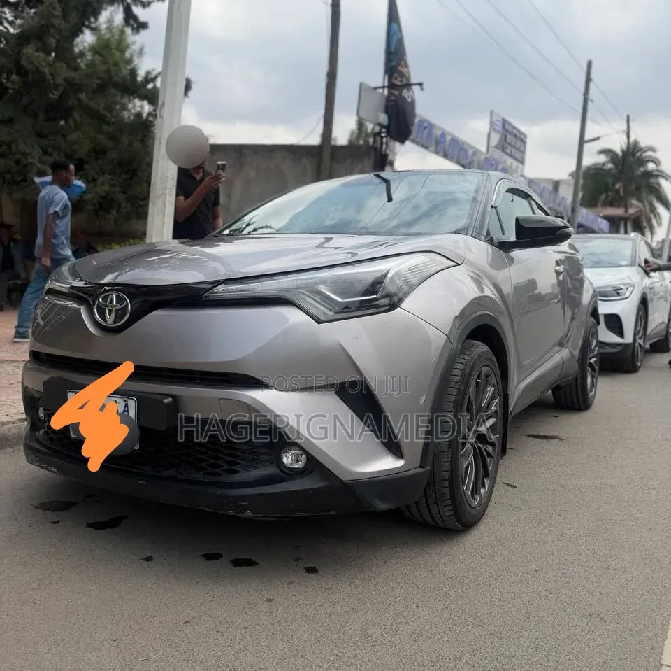 Toyota C-HR 2020 Gray