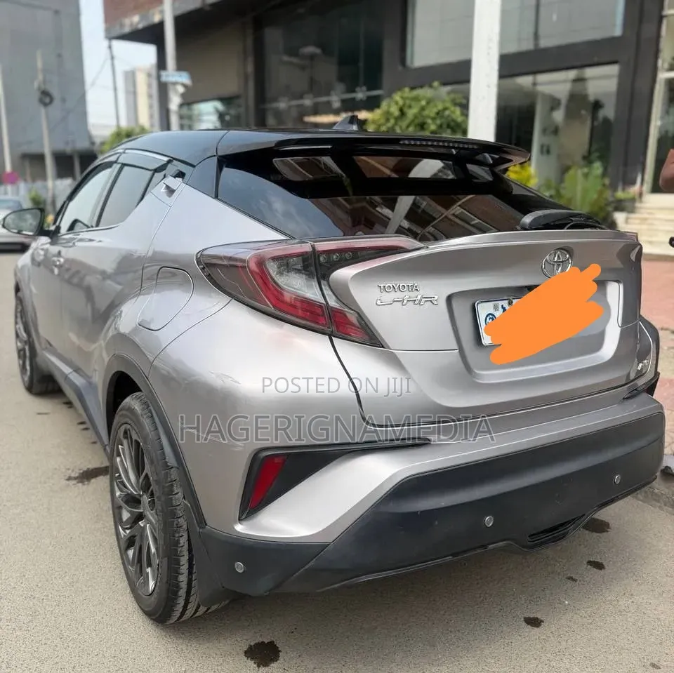 Toyota C-HR 2020 Gray