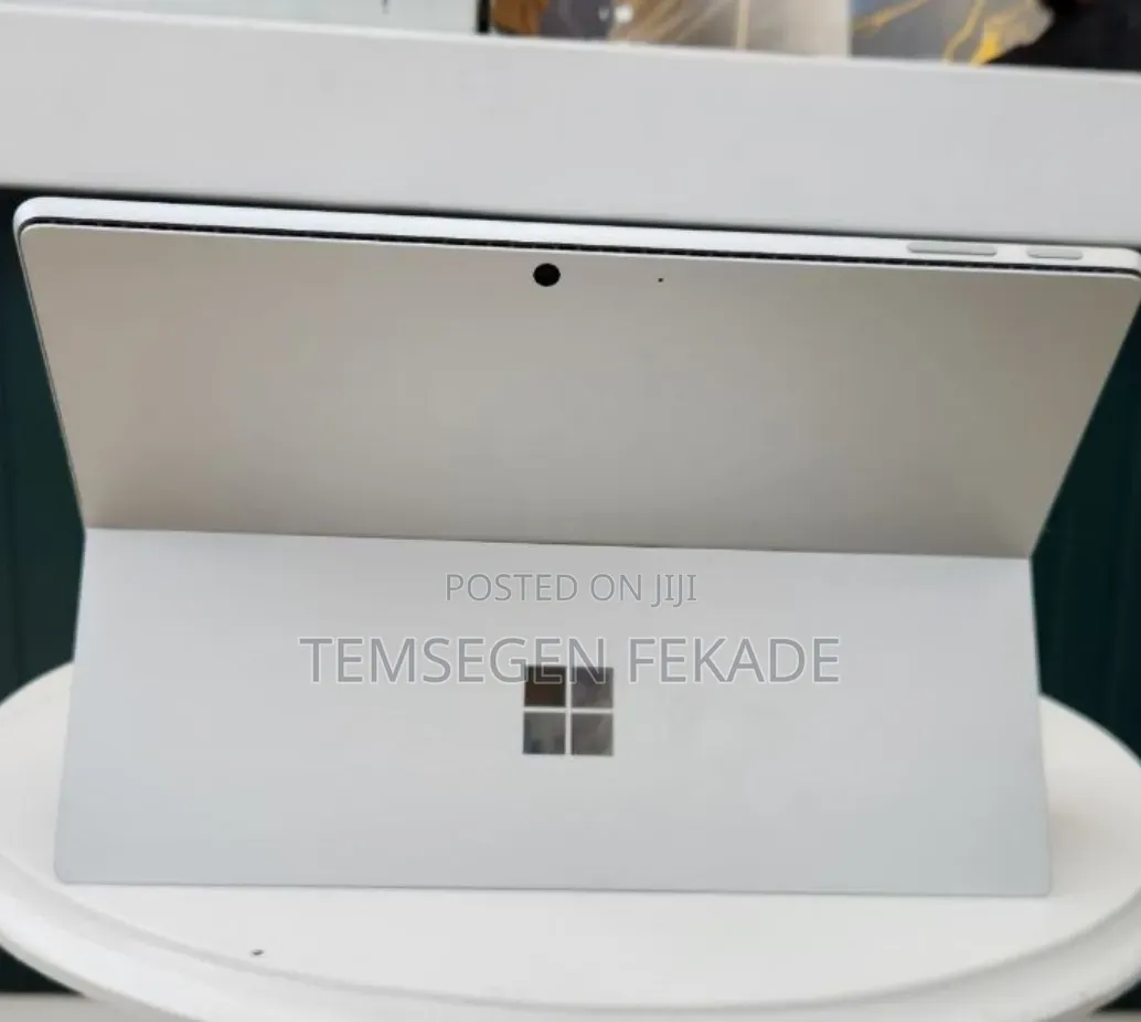 New Laptop Microsoft Surface Pro 9 16GB Intel Core i7 SSD 512GB