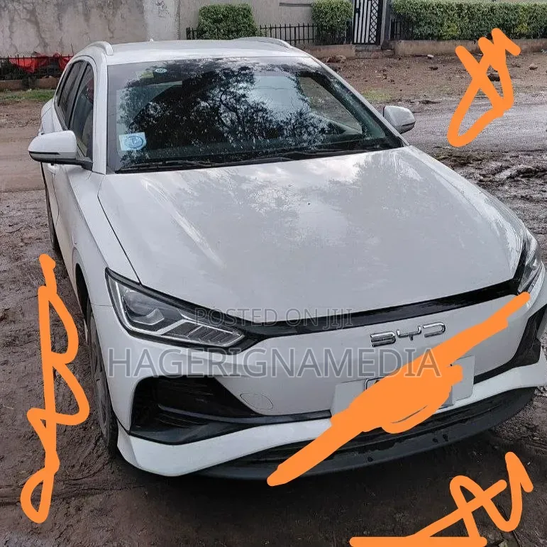 BYD E2 43 kWh 94 hp FWD 2024 White