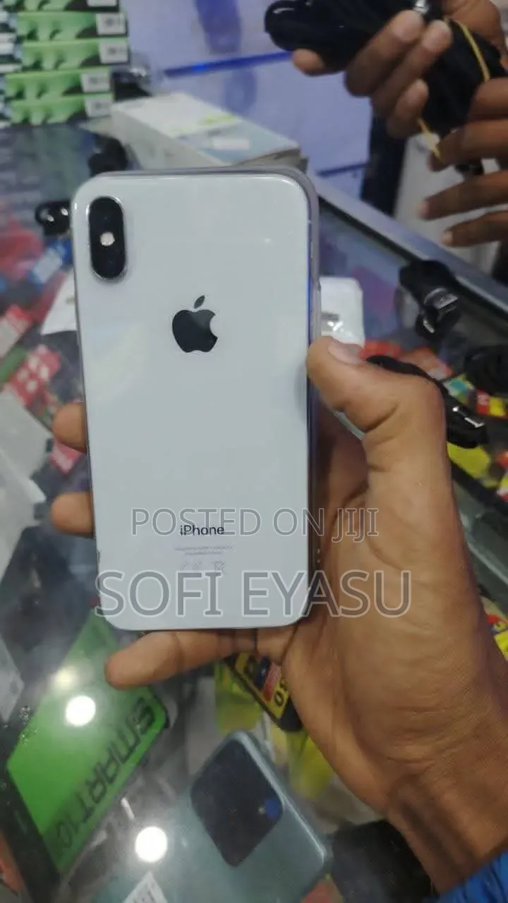 Apple iPhone X 64 GB White