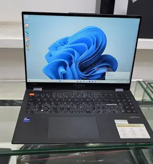 New Laptop Asus Vivobook 16 16GB Intel Core i9 SSD 1T