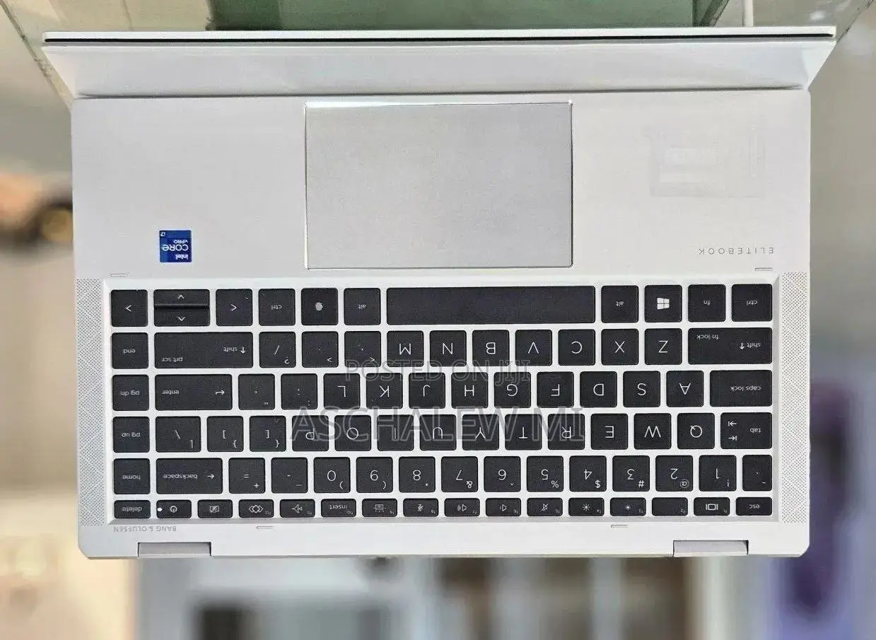 New Laptop HP EliteBook 1040 G8 16GB Intel Core i7 SSD 512GB