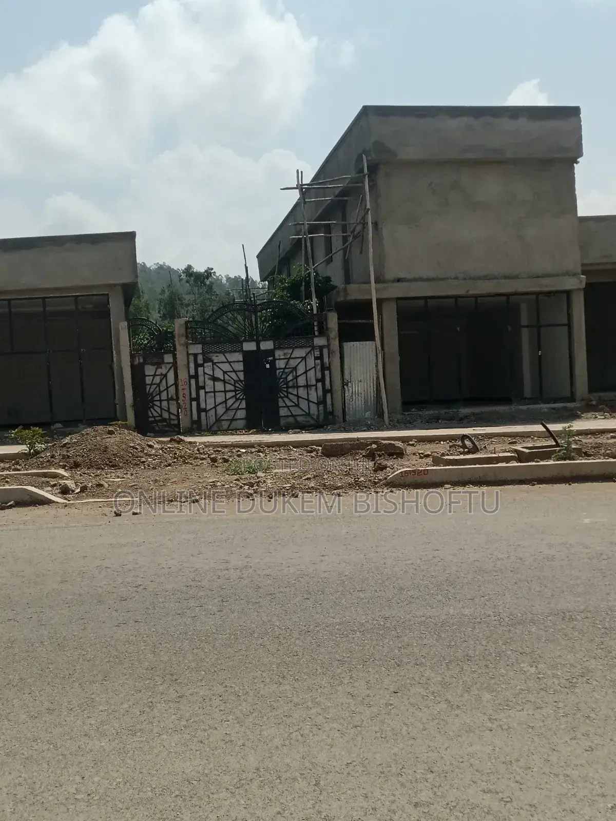 11bdrm House in Dukem Bishoftu, East Shewa for sale