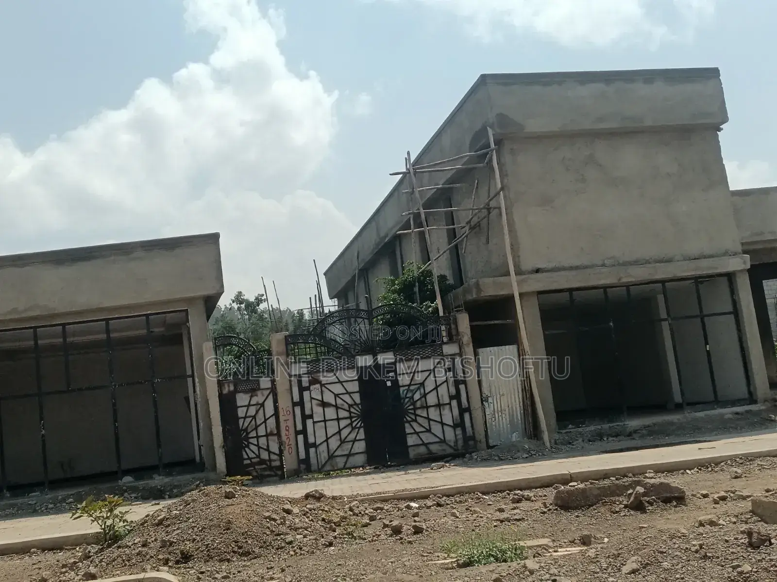 11bdrm House in Dukem Bishoftu, East Shewa for sale