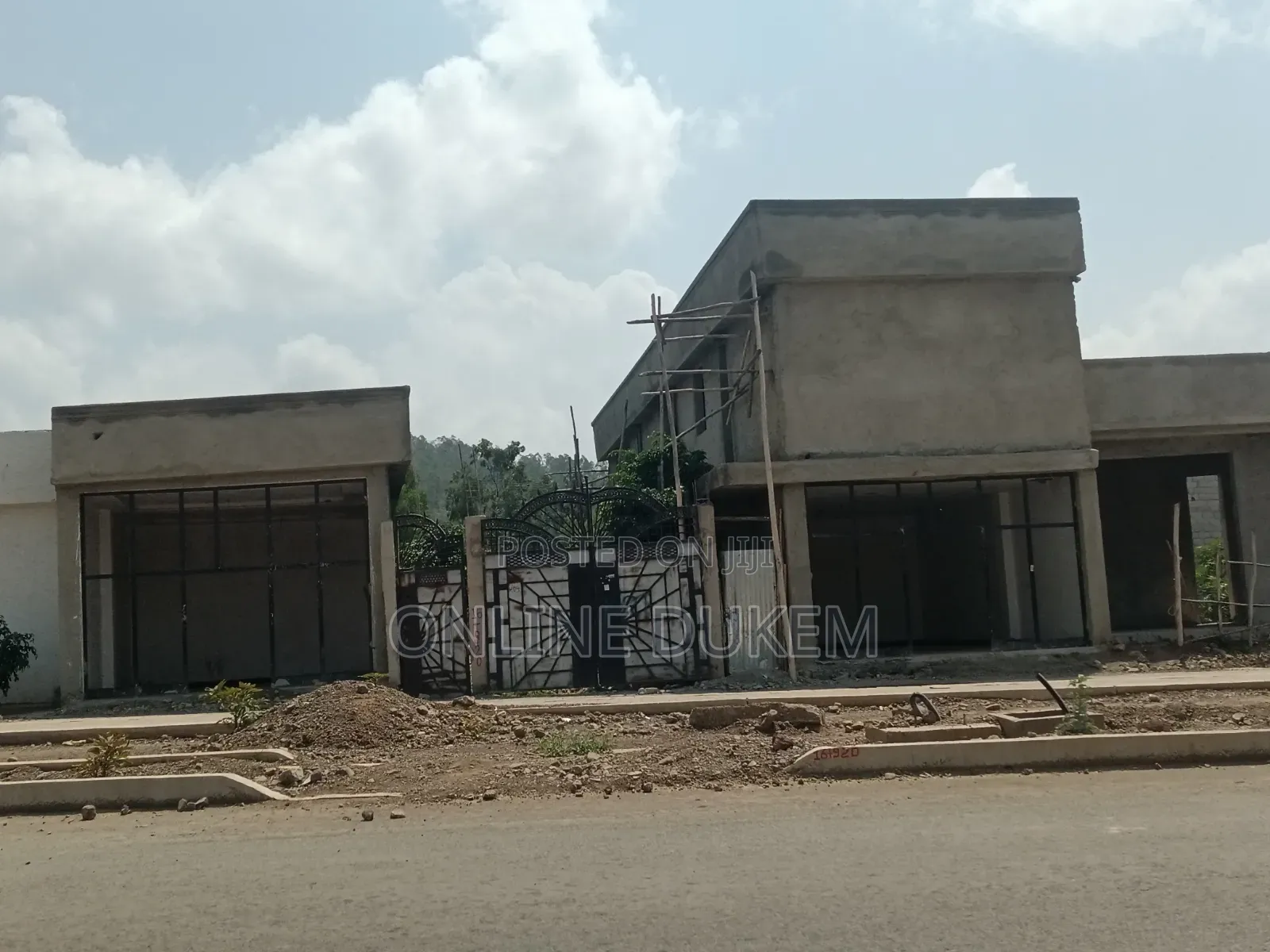 11bdrm House in Dukem Bishoftu, East Shewa for sale