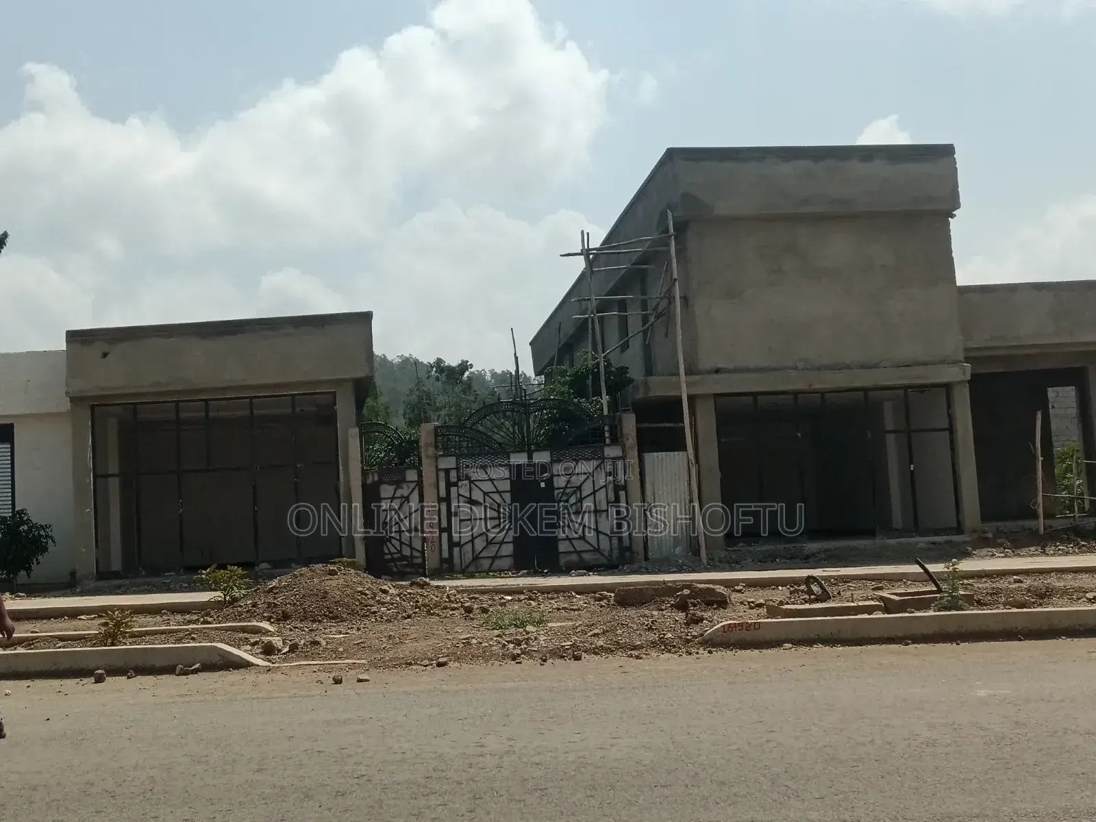 11bdrm House in Dukem Bishoftu, East Shewa for sale