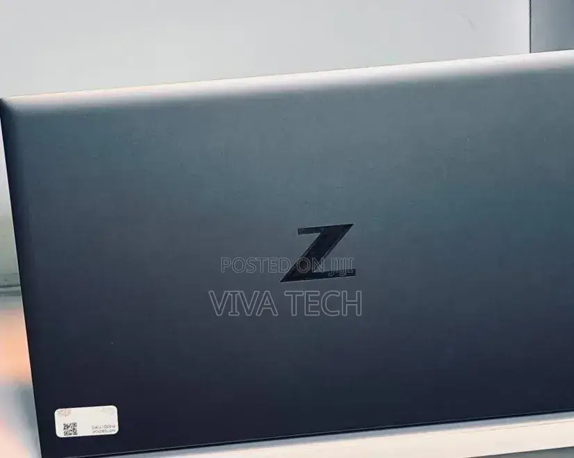 New Laptop HP ZBook Firefly G8 32GB Intel Core i7 SSD 1T