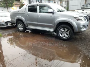 Toyota Hilux 2015 Silver