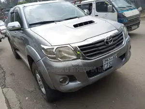 Toyota Hilux 2015 Silver