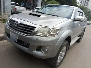 Toyota Hilux 2015 Silver