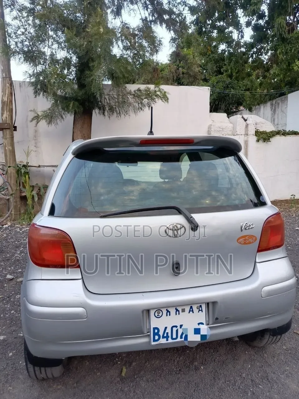 Toyota Vitz 2004 Silver