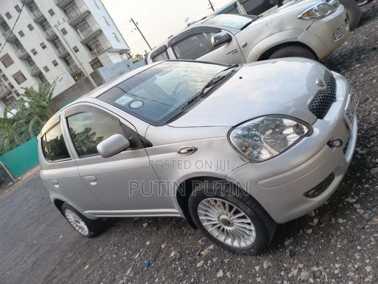 Toyota Vitz 2004 Silver