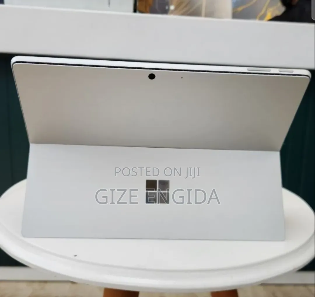 New Laptop Microsoft Surface Pro 9 16GB Intel Core i7 SSD 512GB