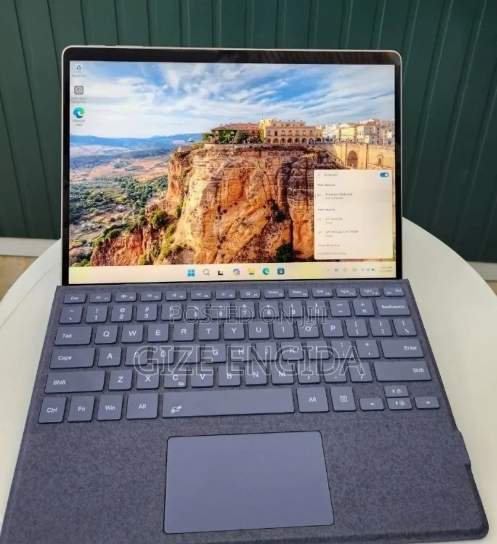New Laptop Microsoft Surface Pro 9 16GB Intel Core i7 SSD 512GB