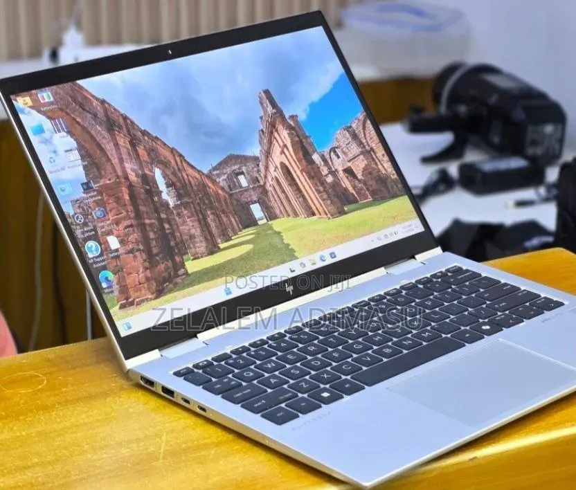 New Laptop HP EliteBook 830 16GB Intel Core Ultra 7 SSD 512GB