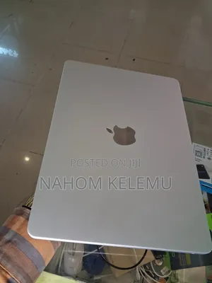 New Laptop Apple MacBook Air 2025 M4 16GB Apple M4 SSD 256GB
