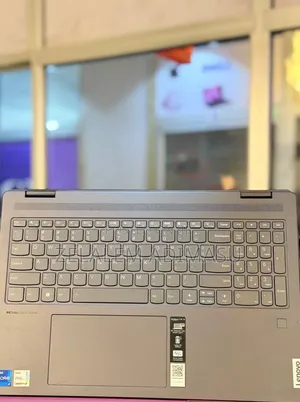 New Laptop Lenovo Yoga 7i 16GB Intel Core i7 SSD 512GB