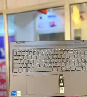 New Laptop Lenovo Yoga 7i 16GB Intel Core i7 SSD 512GB