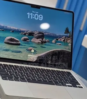 New Laptop Apple MacBook Air 2025 M4 16GB Apple M4 SSD 256GB