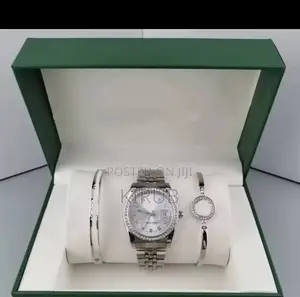 Classic and Best Women’S Watch With Accessories