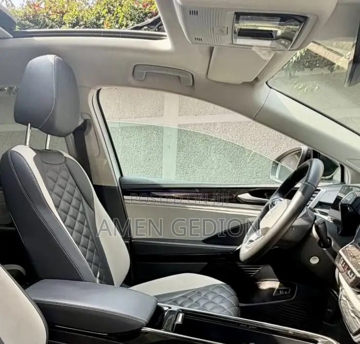Volkswagen ID.6 2024 White