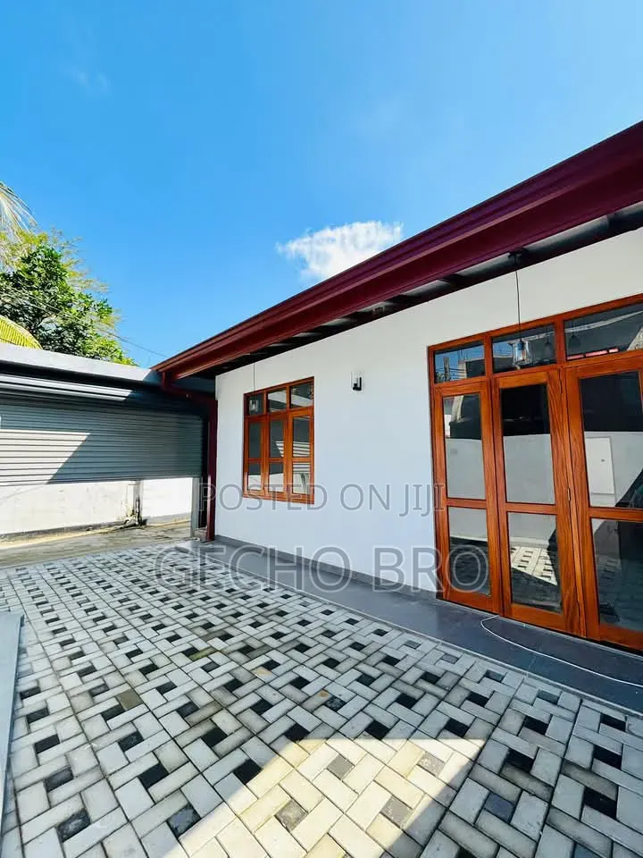 Furnished 4bdrm House in Bole for sale