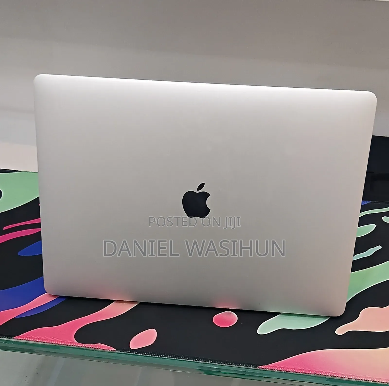New Laptop Apple MacBook Pro 2018 16GB Intel Core i7 SSD 256GB