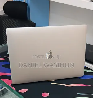 New Laptop Apple MacBook Pro 2018 16GB Intel Core i7 SSD 256GB