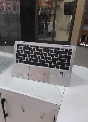 New Laptop HP EliteBook 1040 G8 16GB Intel Core i7 SSD 512GB