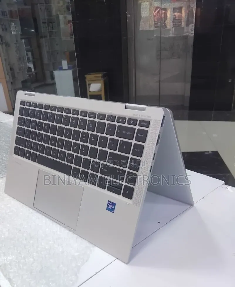 New Laptop HP EliteBook 1040 G8 16GB Intel Core i7 SSD 512GB