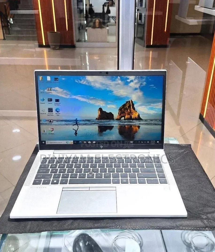 New Laptop HP EliteBook 840 G8 16GB Intel Core i5 SSD 512GB