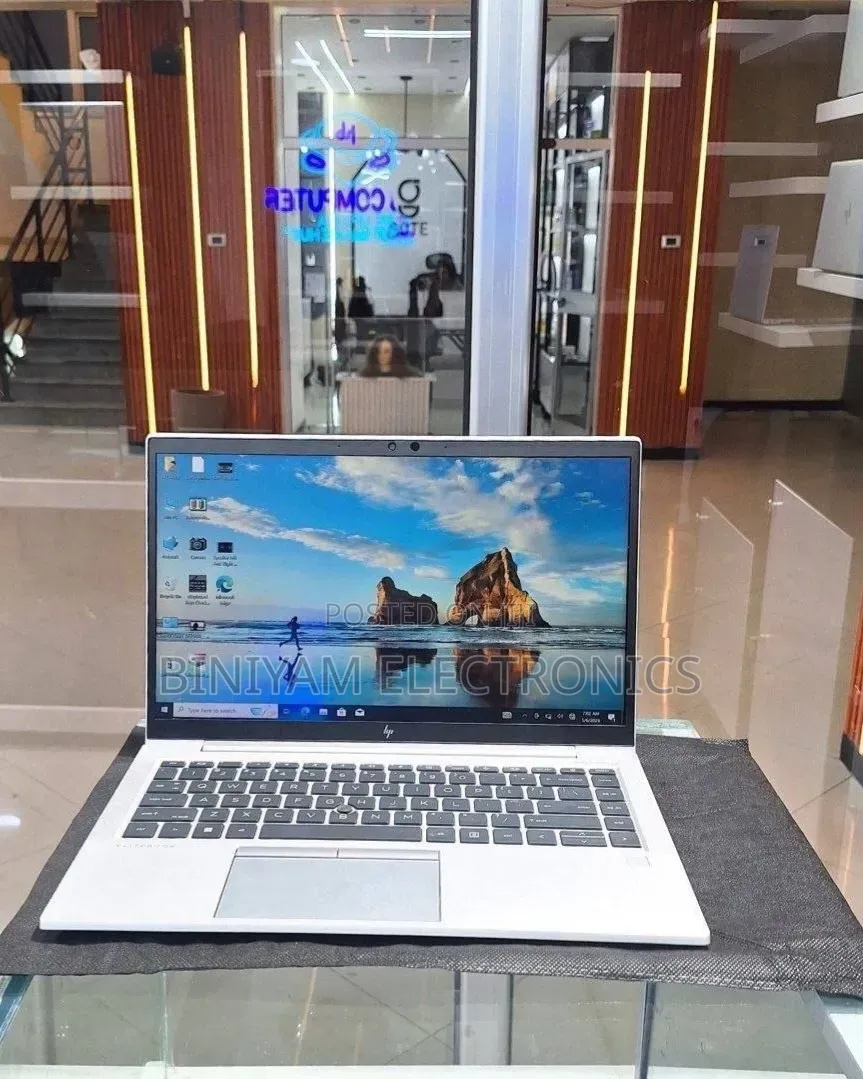 New Laptop HP EliteBook 840 G8 16GB Intel Core i5 SSD 512GB
