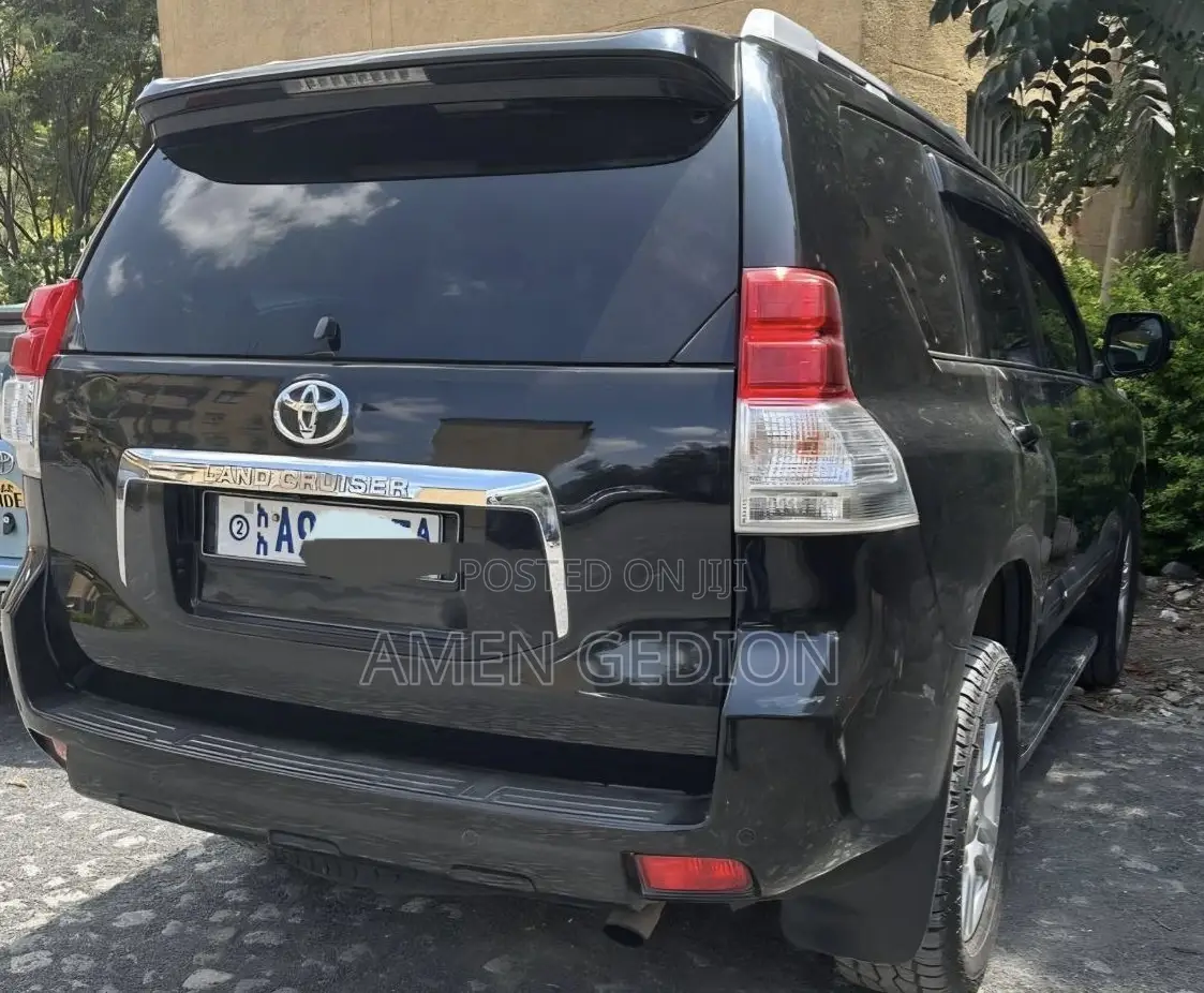 Toyota Land Cruiser 2013 Black
