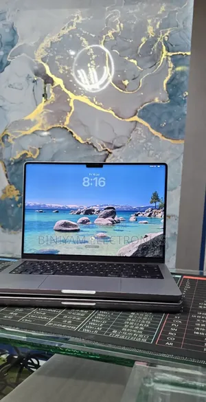 New Laptop Apple MacBook Pro 32GB Apple M1 Pro SSD 512GB